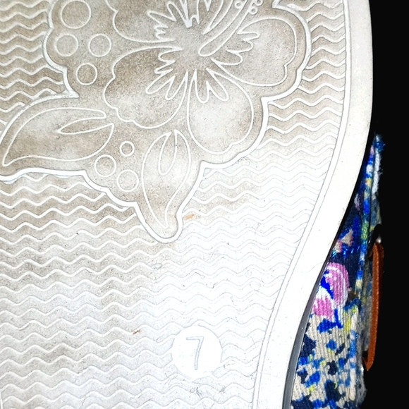 Old Navy boat shoes - Picture 2 of 2